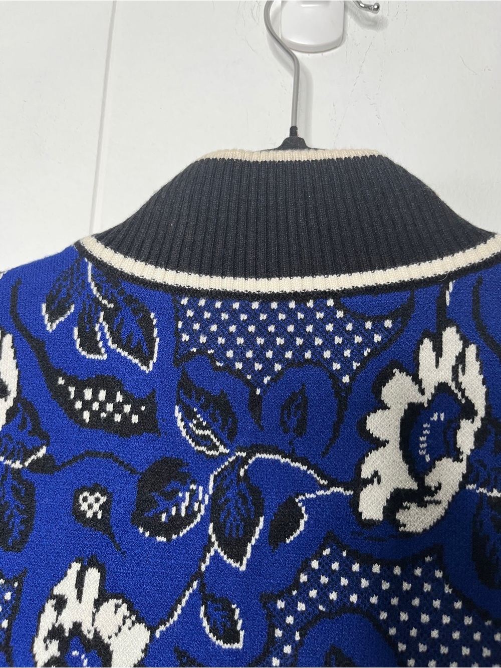 Anne Klein Royal Blue and Black Floral Full Zip Cardigan Sweater Size M - Picture 4 of 5